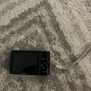 Sony Cyber-shot W800 Compact Digital Camera (Black)